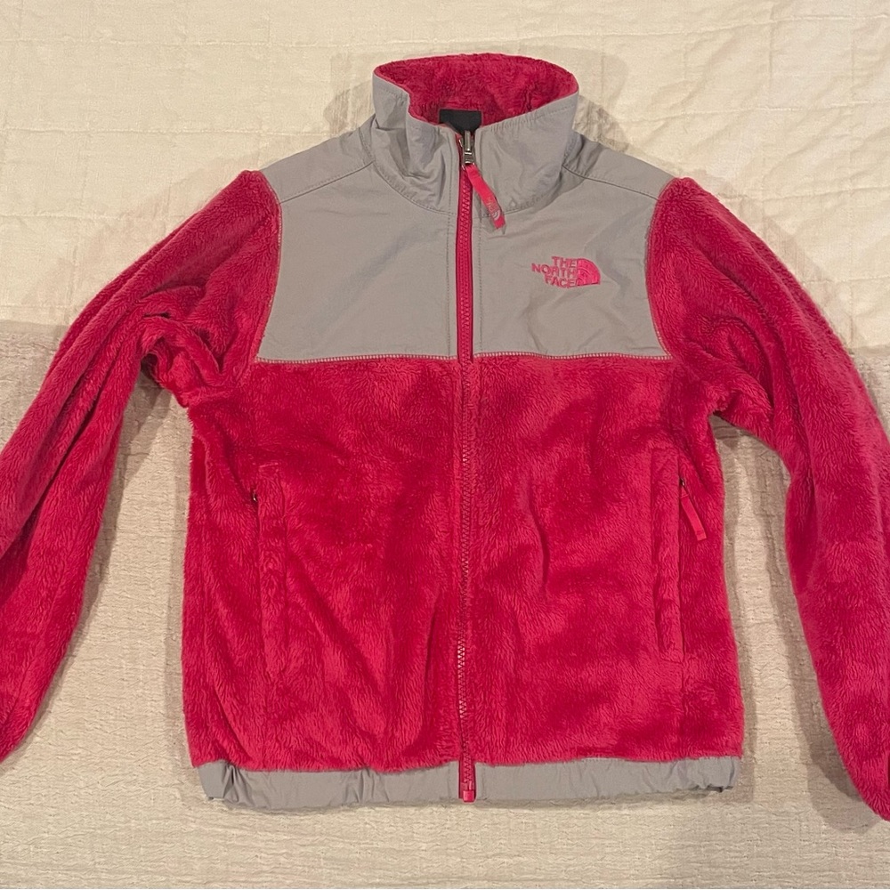 Girls North Face jacket. Size S